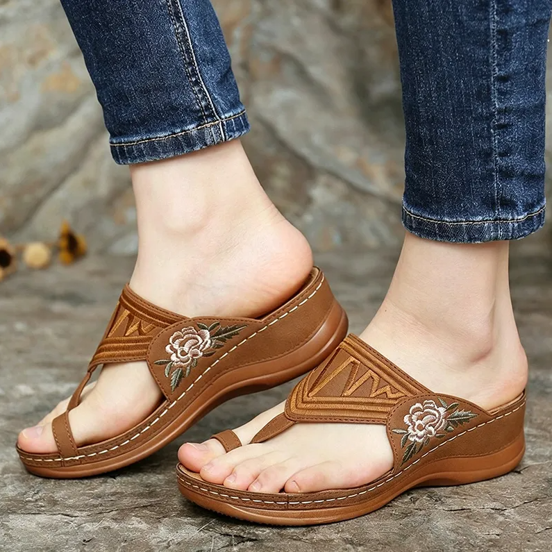 Sandales brodées rétro pour femme | Soutien de la voûte plantaire ergonomique — Marchez toute la journée sans fatigue | Antidérapantes & respirantes
