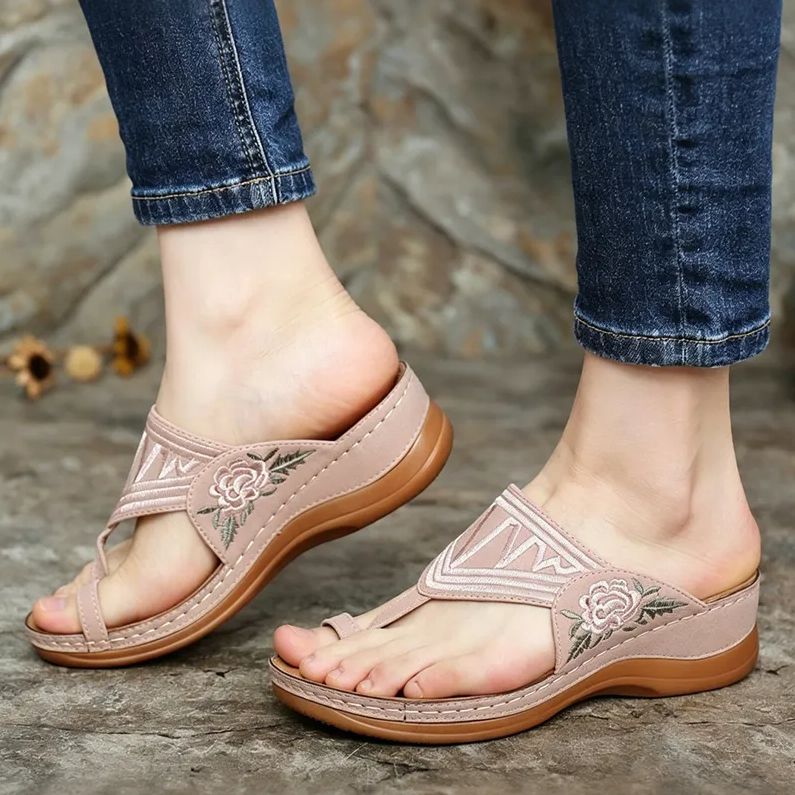 Sandales brodées rétro pour femme | Soutien de la voûte plantaire ergonomique — Marchez toute la journée sans fatigue | Antidérapantes & respirantes